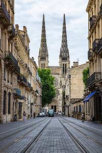 De Tram Vers La Cathedrale St Andre