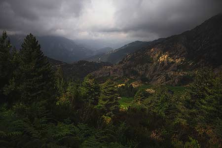 Route Vers Le Lac De Creno